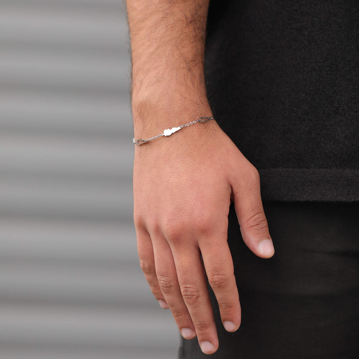 Libanon Landkarten Armband getragen am Model