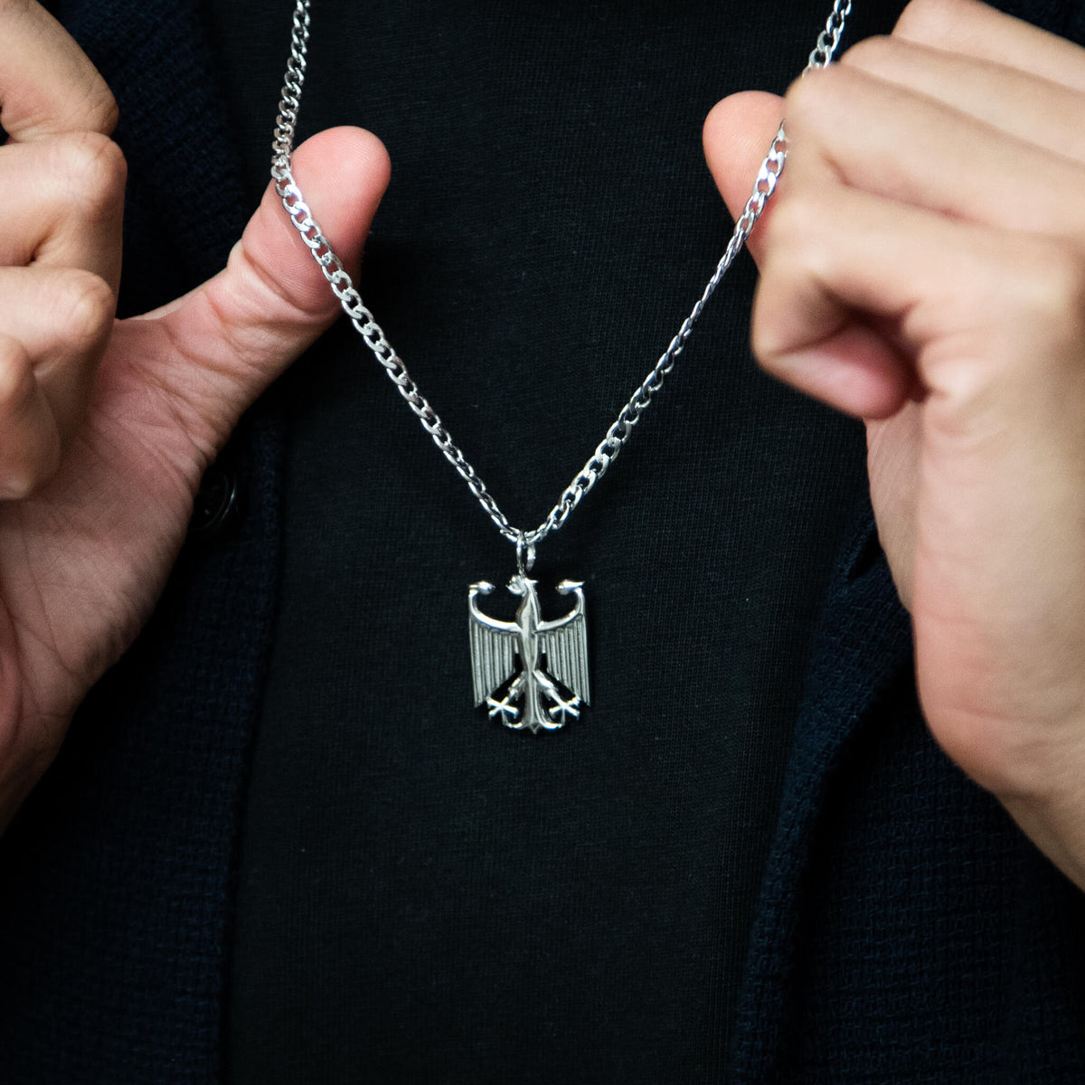 Deutschland Wappen Kette Herren am Model