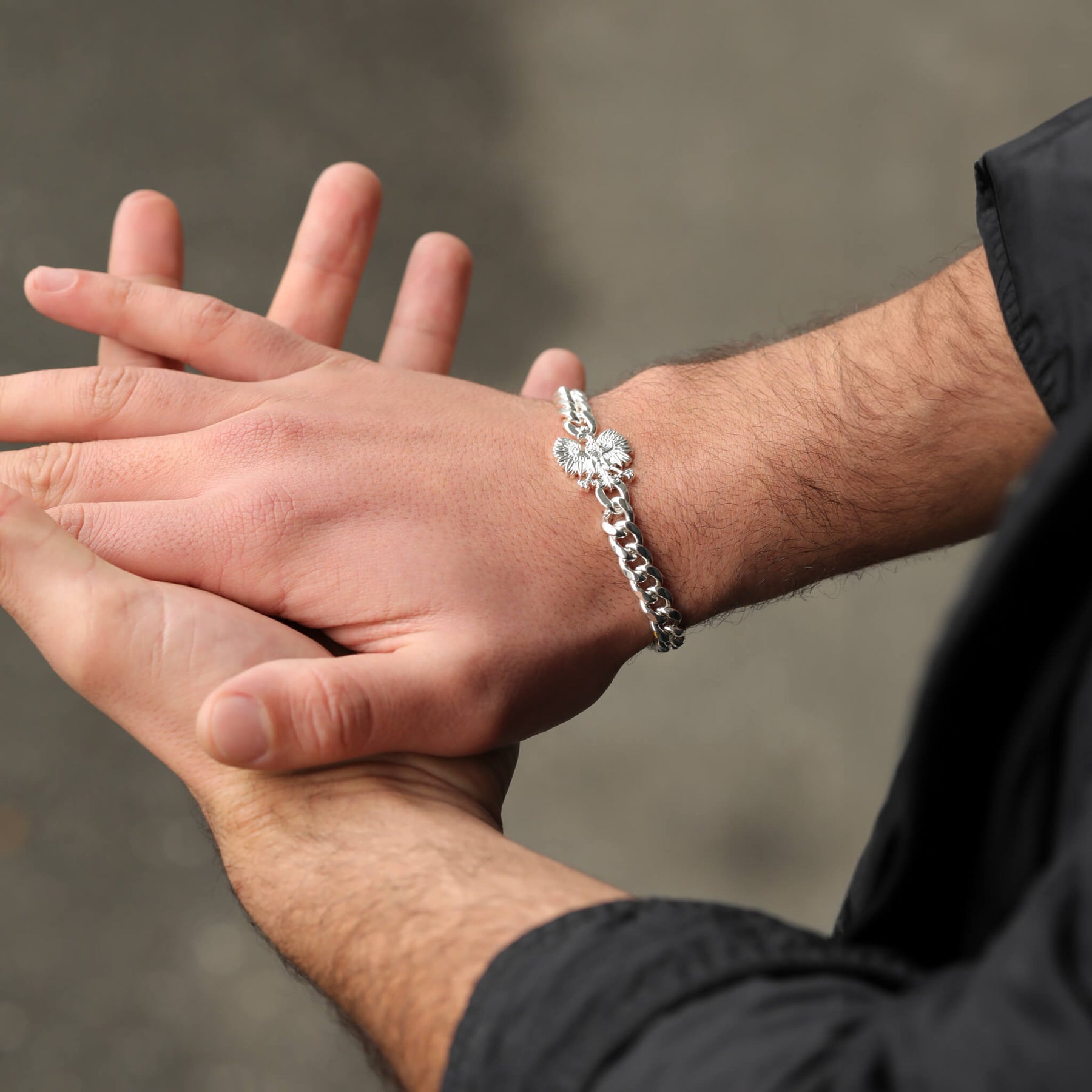 Polen Adler Wappen Armband Herren getragen am Model
