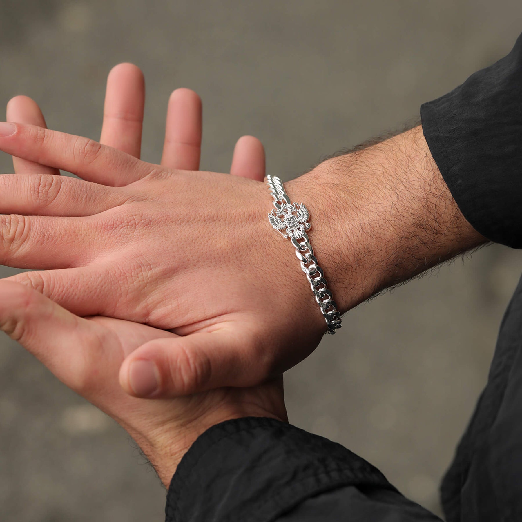 Russland Wappen Armband Herren Tragefoto – Adler