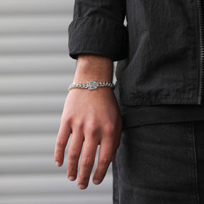 Rumänien Wappen Armband Herren getragen am Model