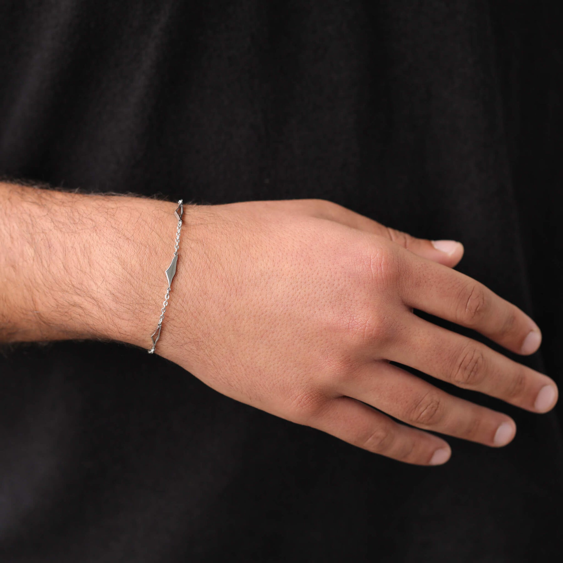 Palästina Silhouette Landkarten Armband am Model