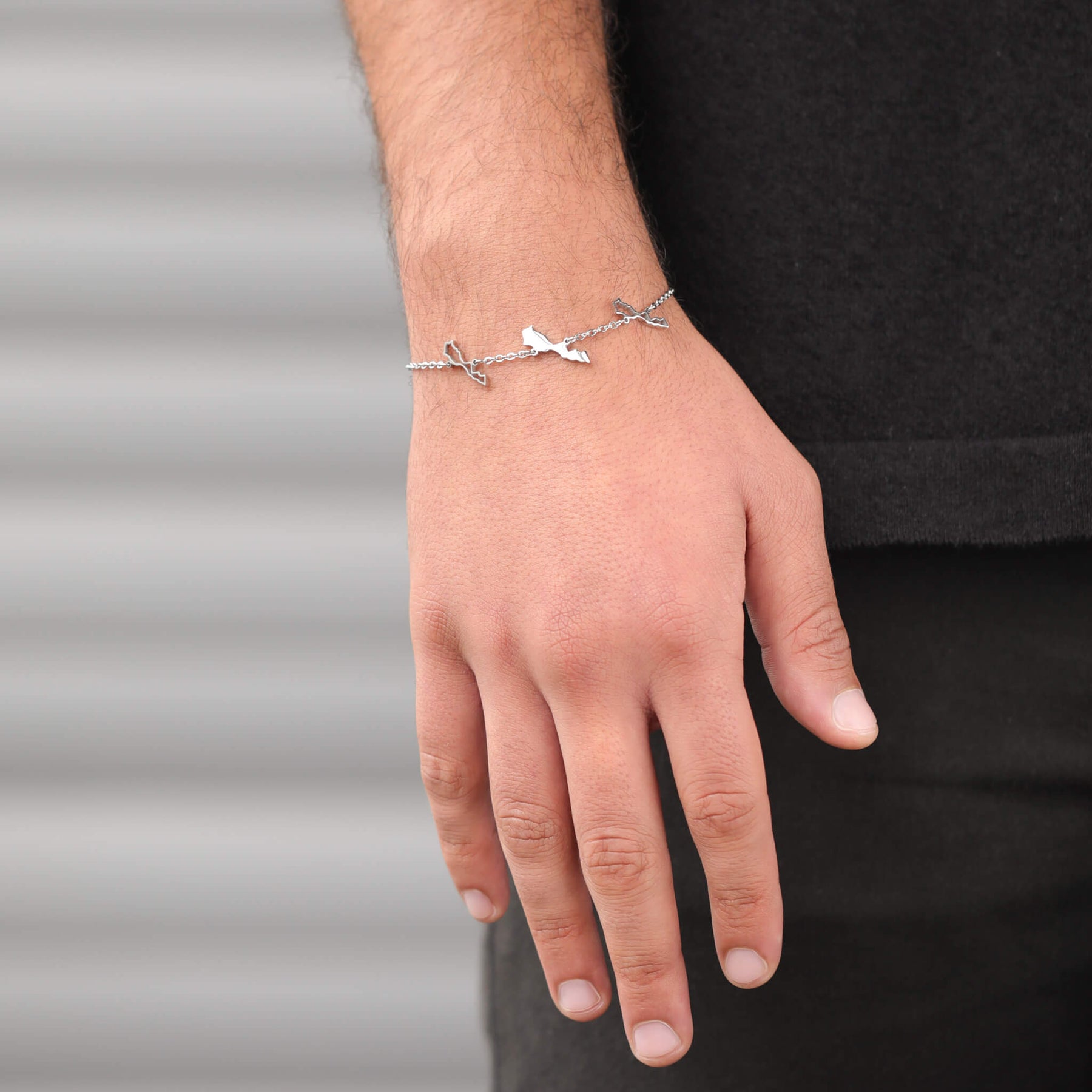 Marokko Silhouette Landkarten Armband am Model
