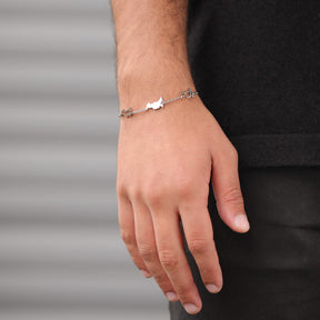 Russland Landkarten Armband getragen am Model
