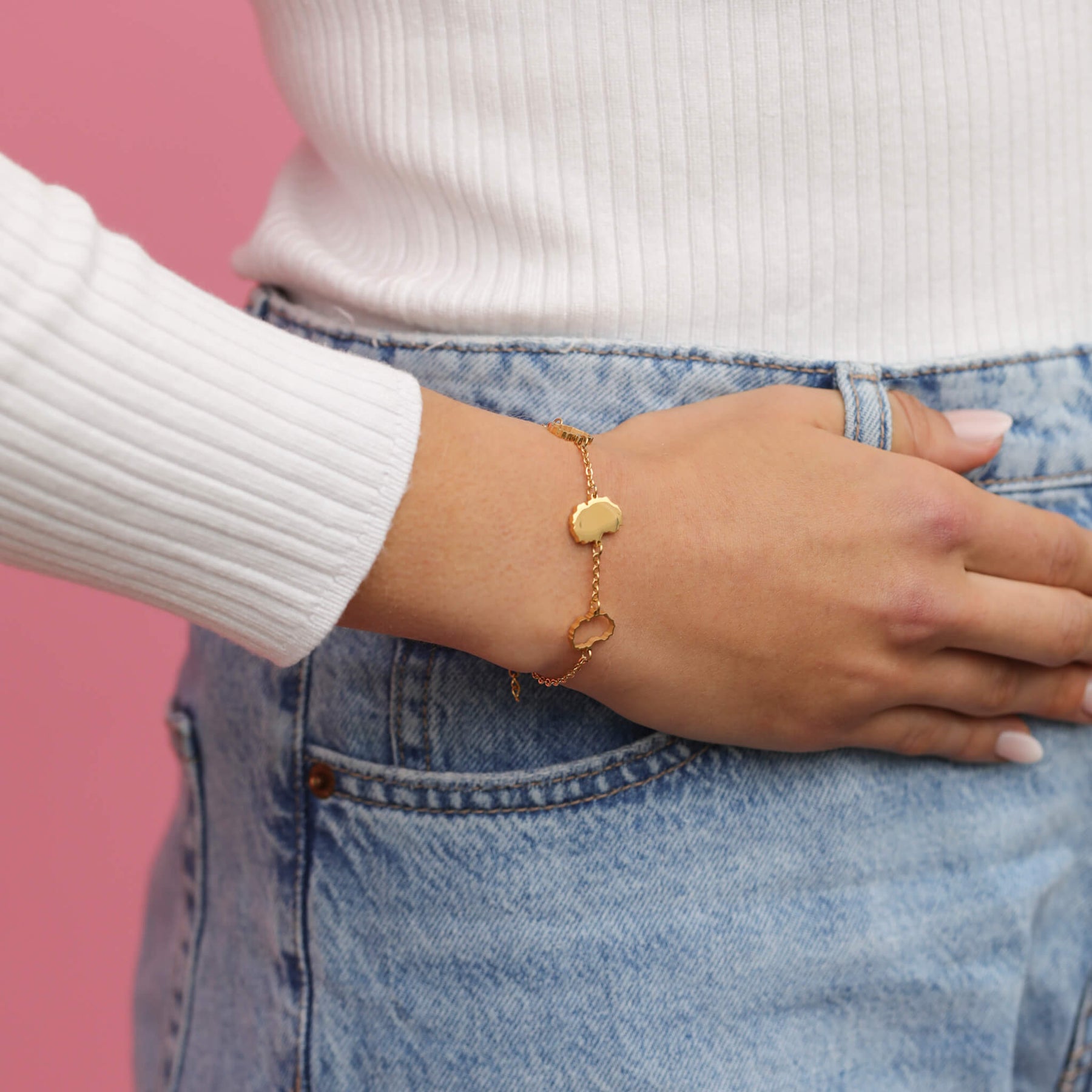 Mazedonien Silhouette Landkarten Armband am Model