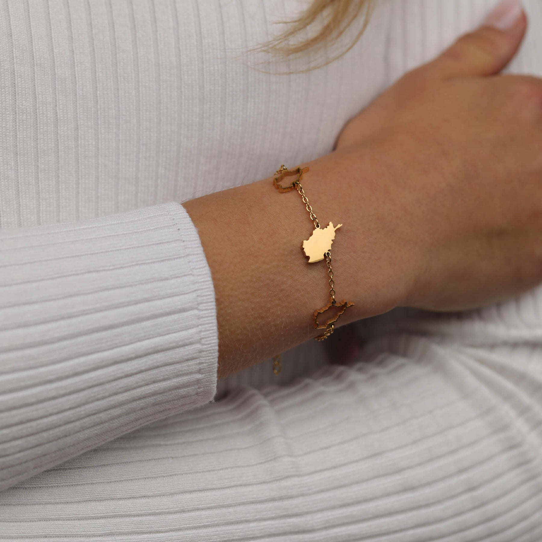 Afghanistan Silhouette Landkarten Armband am Model