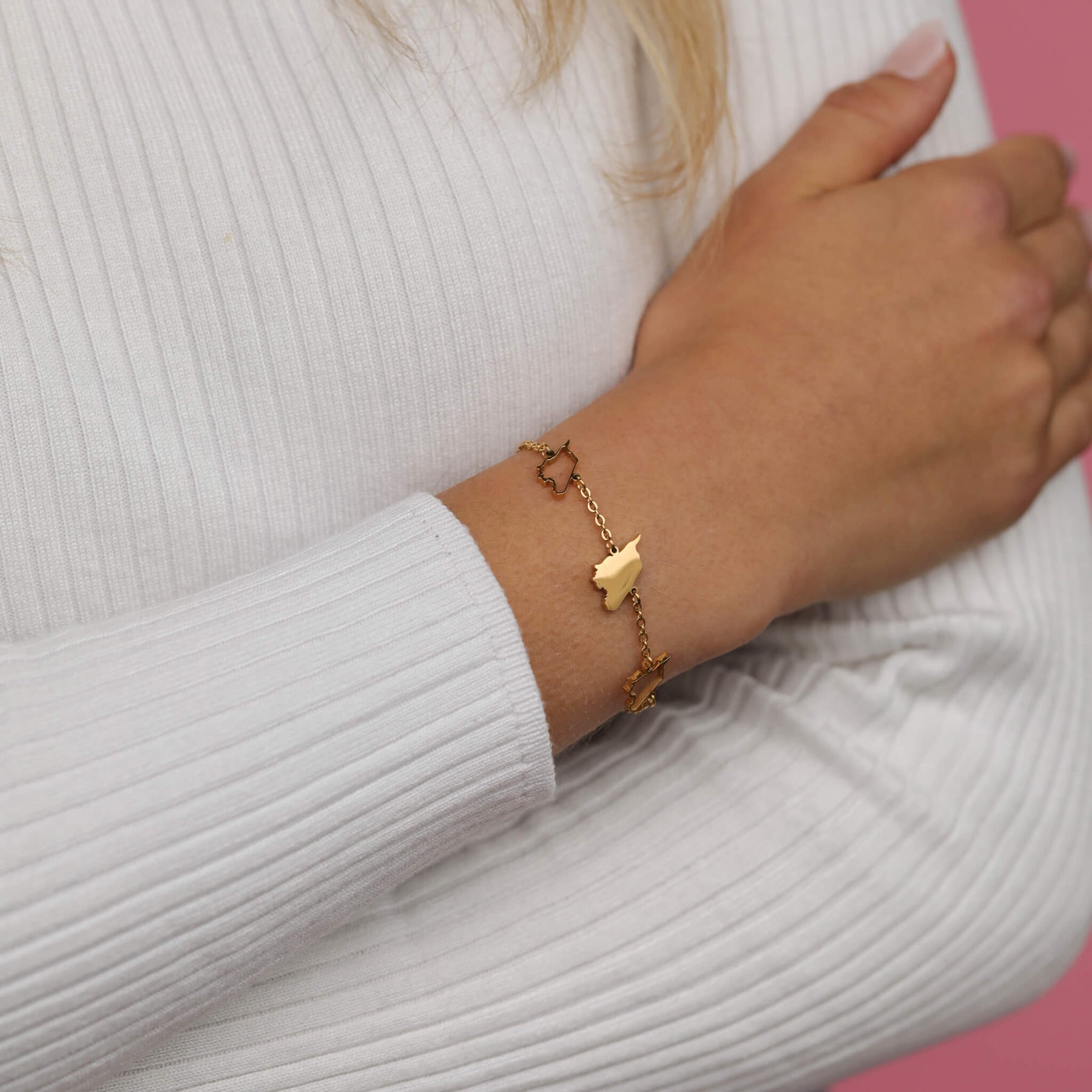 Syrien Silhouette Landkarten Armband am Model