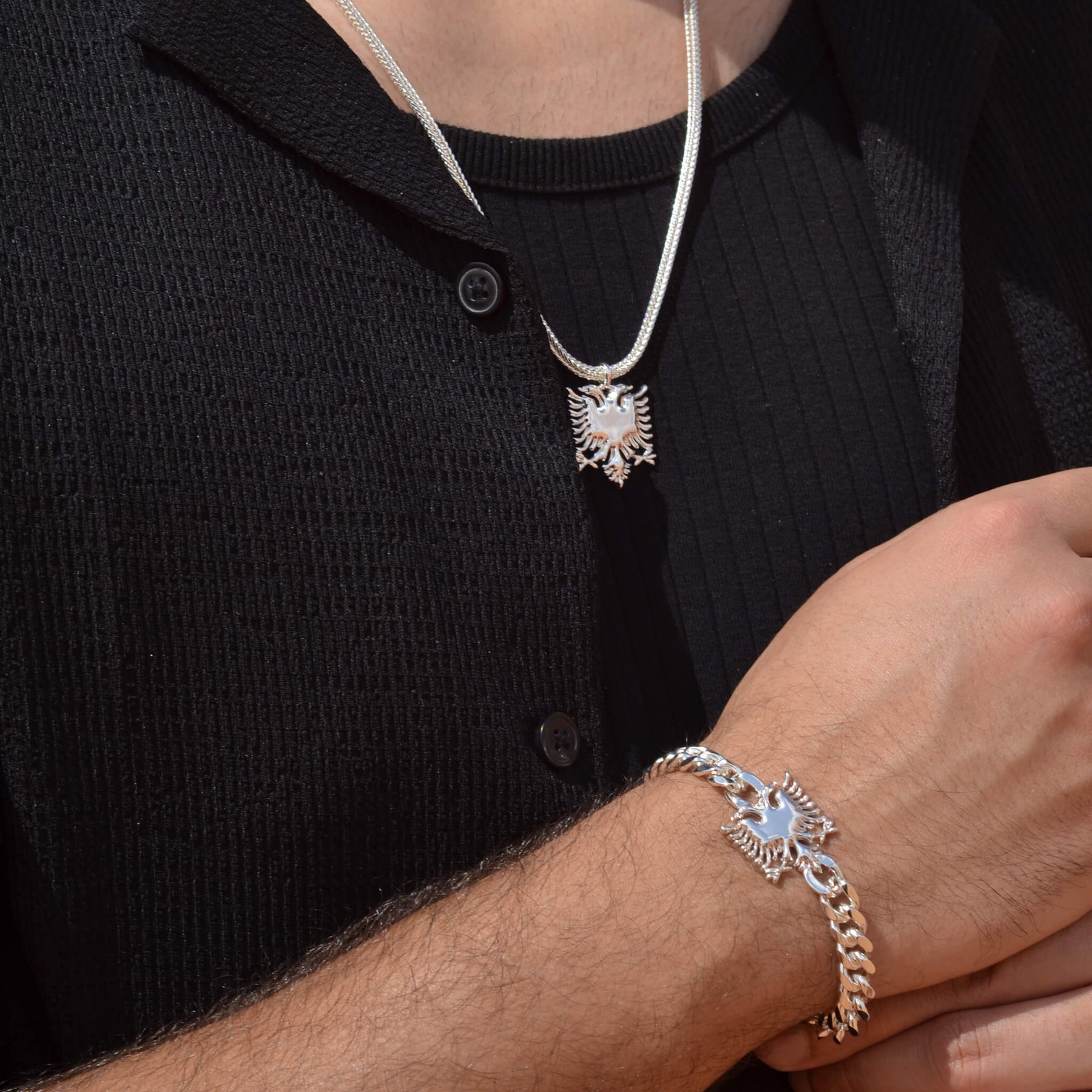 Albanien Wappen Armband Herren Tragefoto – Adler