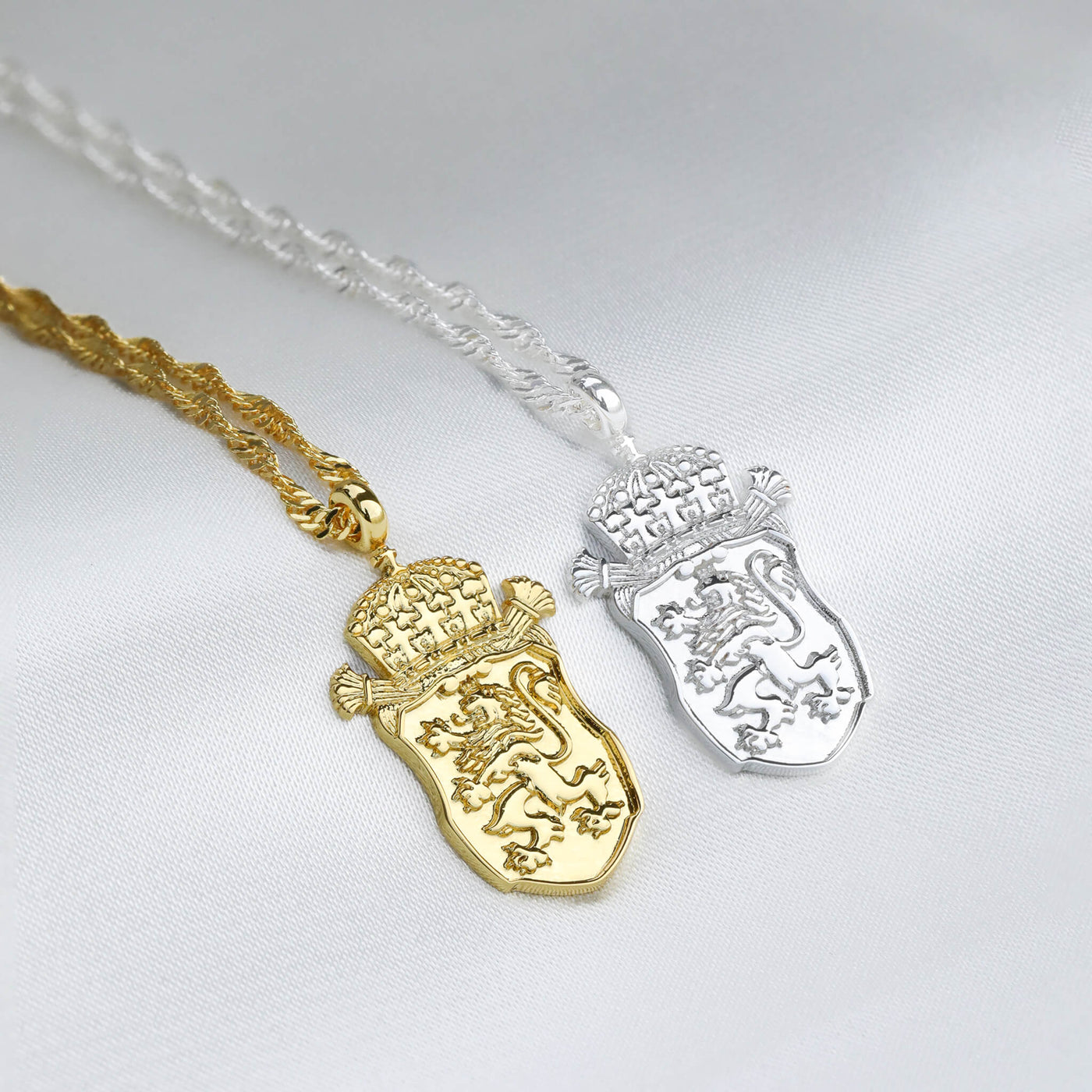 Bulgarien Wappen Kette Damen 18K Gold – Löwe
