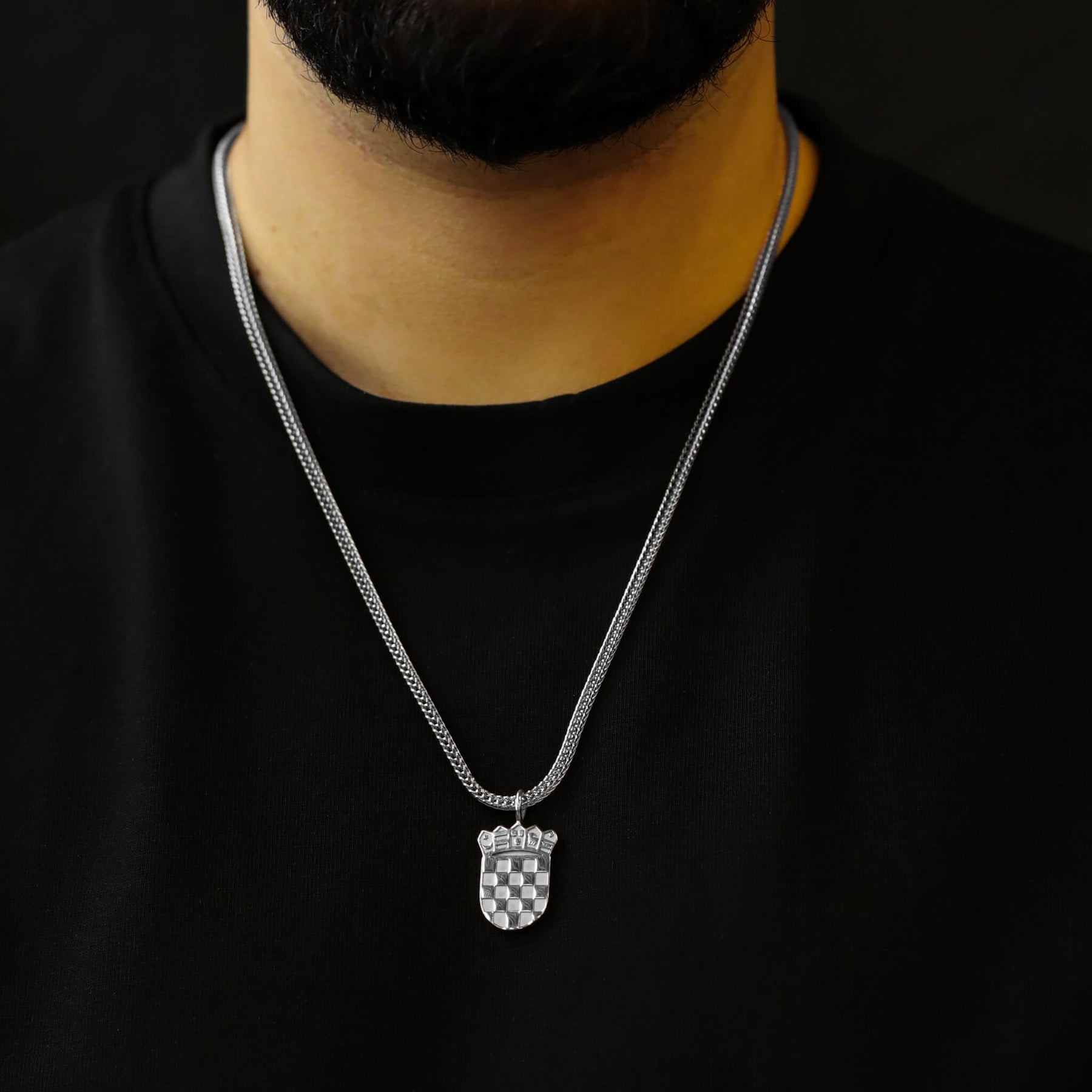 Kroatien Wappen Kette Herren am Model