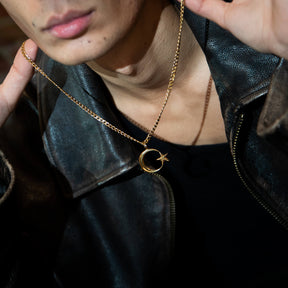 Türkiye Emblem Necklace Men on model