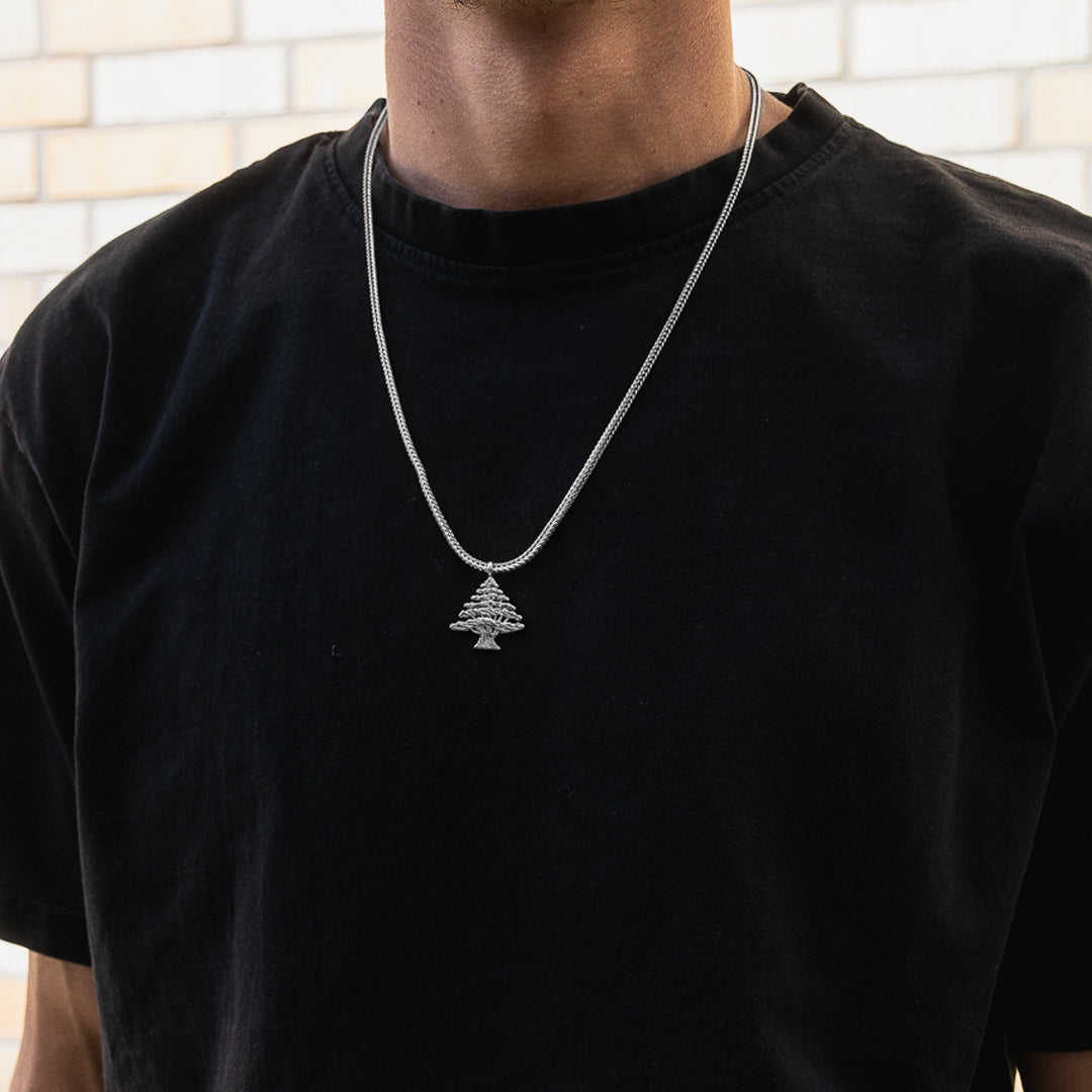 Libanon Zeder Wappen Kette Herren getragen am Model