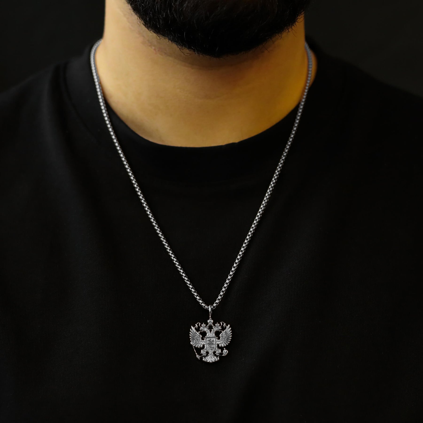 Russland Adler Wappen Kette Herren getragen am Model