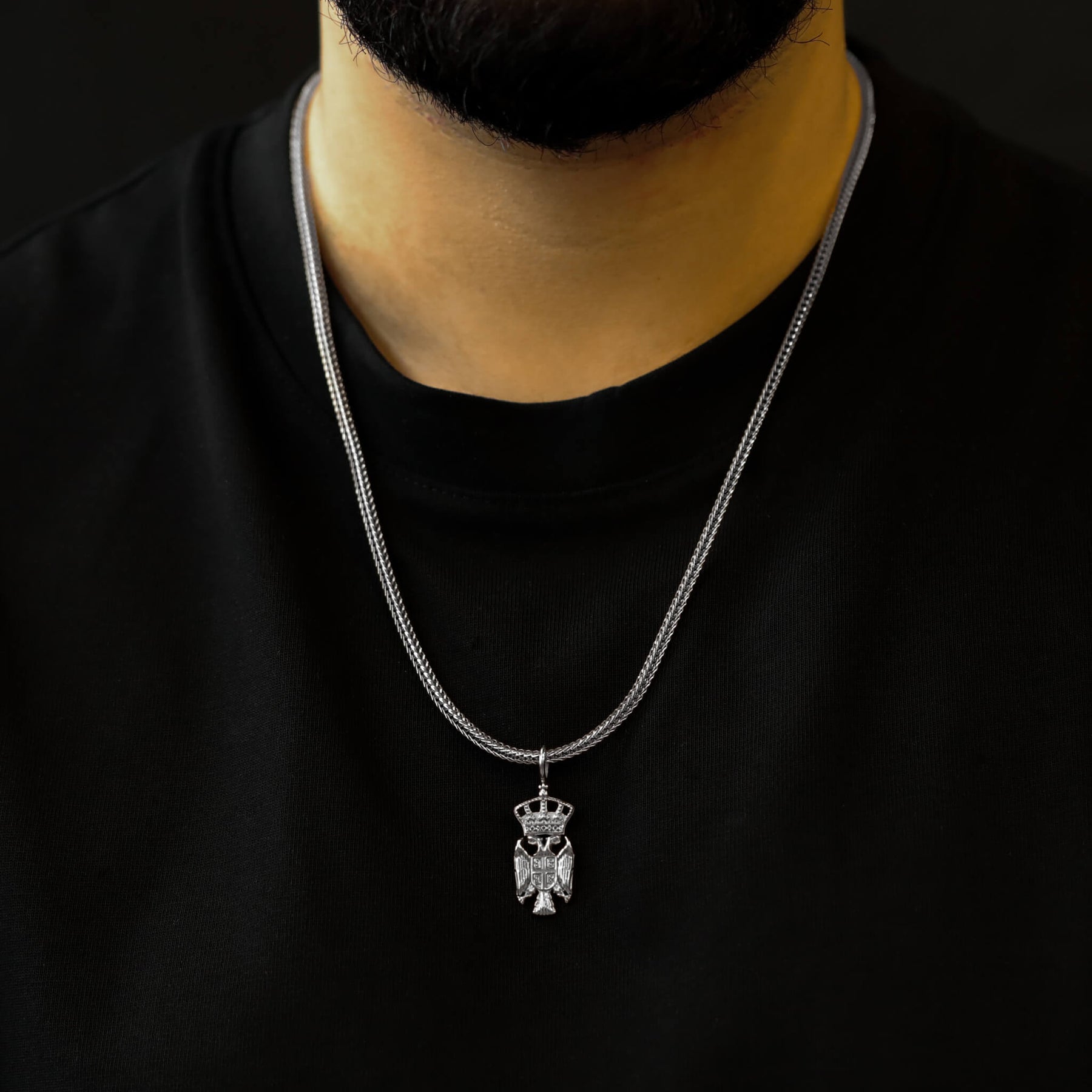 Serbien Wappen Kette Herren am Model