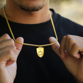 Slowenien Wappen Kette Herren getragen am Model