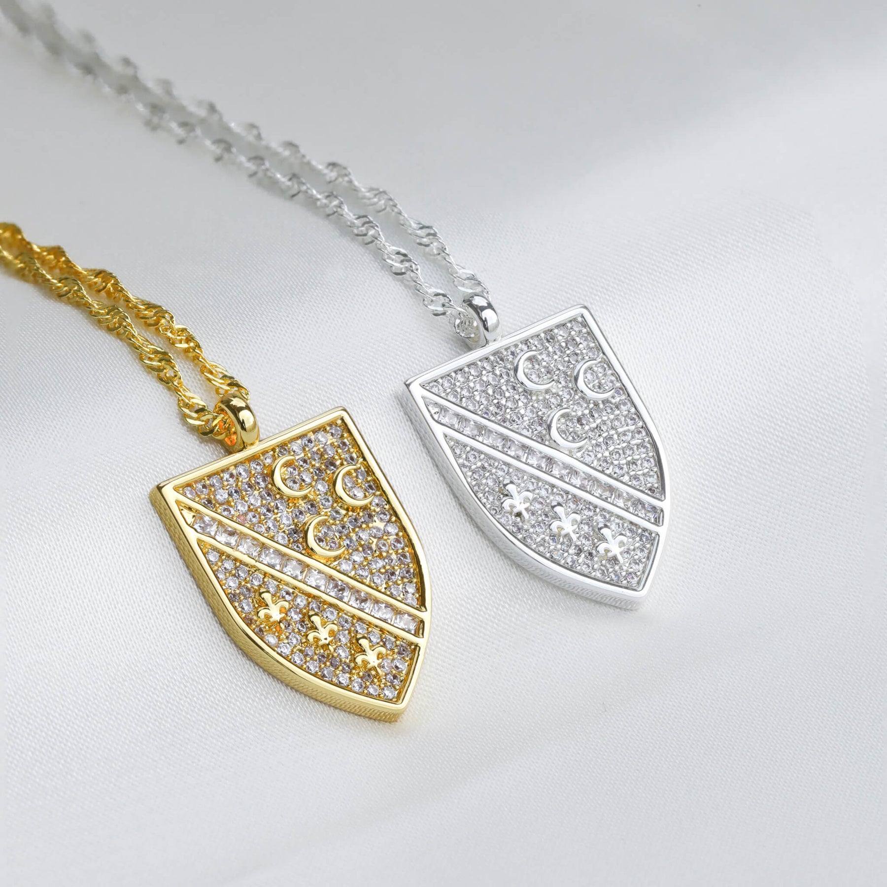 Sandžak Ljiljan Lilie Wappen Kette Damen 18K Gold | d'origine