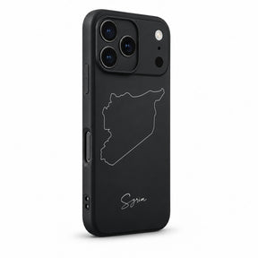 Syrien Handyhülle für iPhone 17 Pro – Schrägansicht mit Kamerarand und Seitentasten