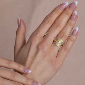 Kroatien Šahovnica Wappen Ring Damen getragen am Model