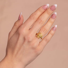 Polen Adler Wappen Ring Damen getragen am Model